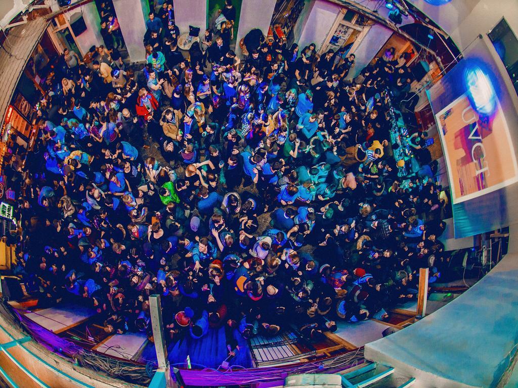 Ruin Bar Party Hostel - Budapest — Photos 1